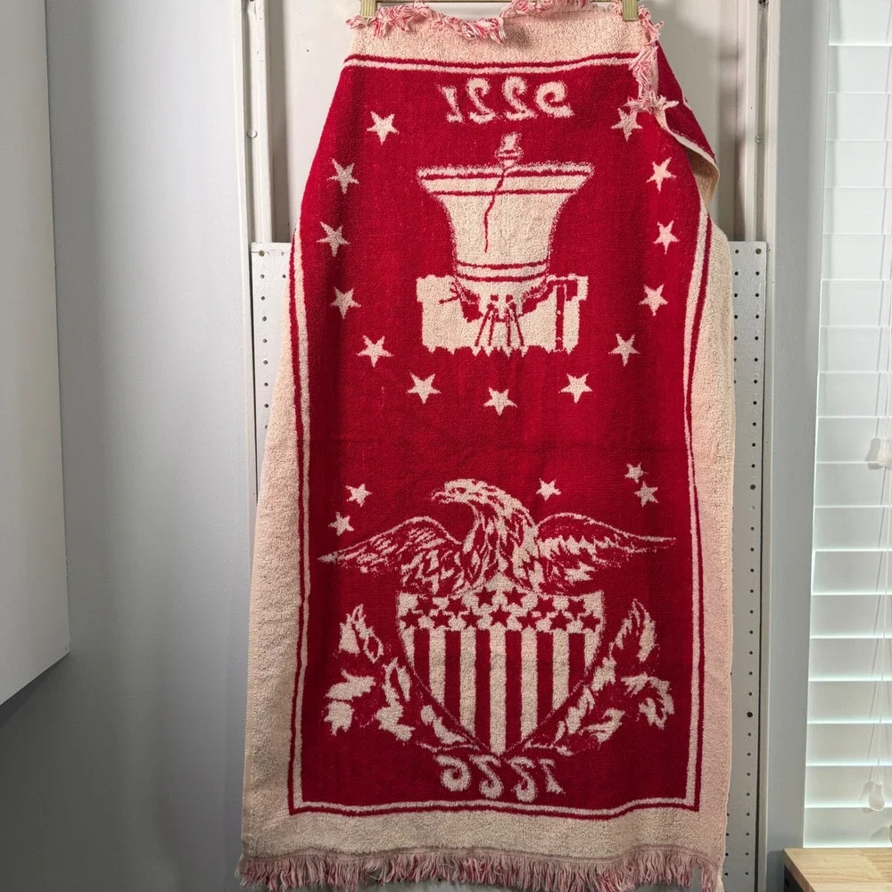 Vintage Bicentennial 1776 1976 Liberty Bell Eagle Fringed Terry Cloth Towel Red